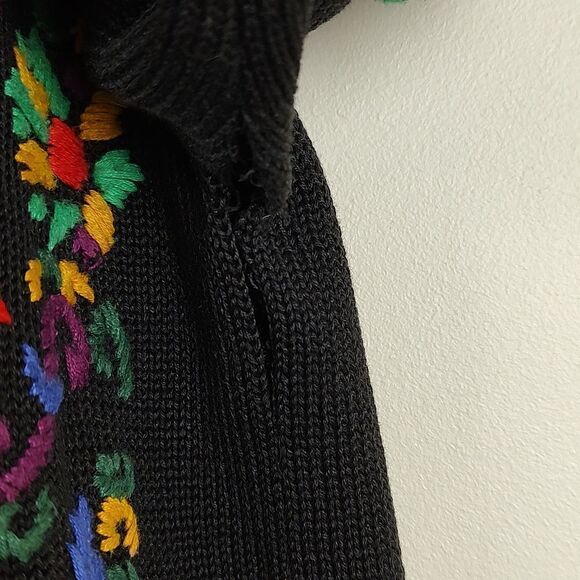 Michael Simon Embroidered Collared Cardigan with Tassels 1992 Vintage - Picture 12 of 13